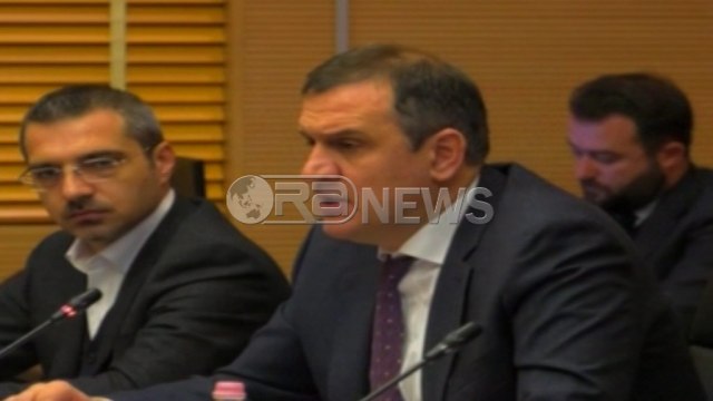 Ora News – Gripi, shkollat mund të vijojnë të jenë të mbyllura dhe javën tjetër