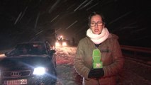 Dëbora bllokon verilindjen, reshjet e para në Durrës e Tiranë - Top Channel Albania - News - Lajme