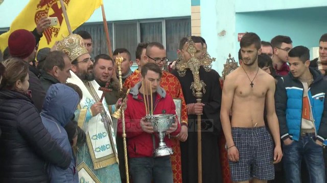 Dita e ujit të bekuar, ceremoni në disa qytete - Top Channel Albania - News - Lajme