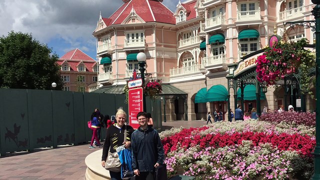 Paris Tour Eiffel, Notre-Dame, Sacré-Coeur, Moulin Rouge, Disney Village le 2 juillet 2016 / Paris Eiffel Tower, Notre-Dame, Sacré-Coeur, Moulin Rouge, Disney Village on 2 of July 2016