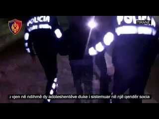 Ora News - “Aksioni” i policisë për strehimin e dy adoleshentëve të pastrehë