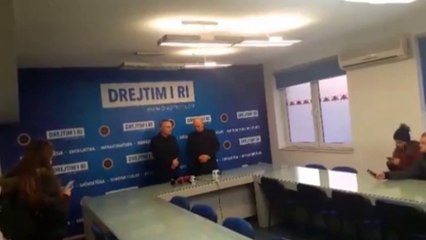 Ora News - Meta viziton AAK-në në Prishtinë: Arrestimi i Haradinajt akt shokues