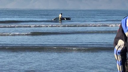Pa Koment - Vlorë, gjendet një makinë në det - Top Channel Albania - News - Lajme