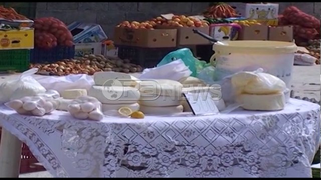 Ora News – Dhjetori rriti çmimet e ushqimeve dhe pijeve