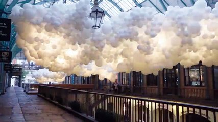 Tarihi Markete 100 Bin Balon Yerleştiren Fransız Sanatçı