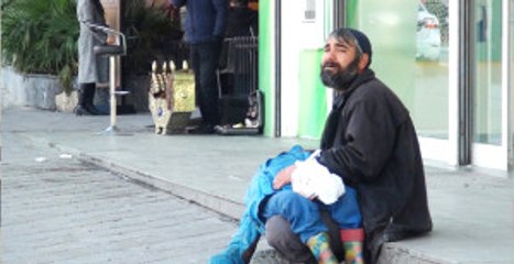 Taksim'de Oğlunu Dilendirirken Yakalanan Baba Adapazarı'nda Gözaltına Alındı