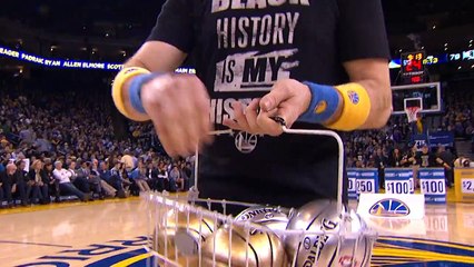 Stephen Curry fait gagner 5 000 dollars à une fan en plein match