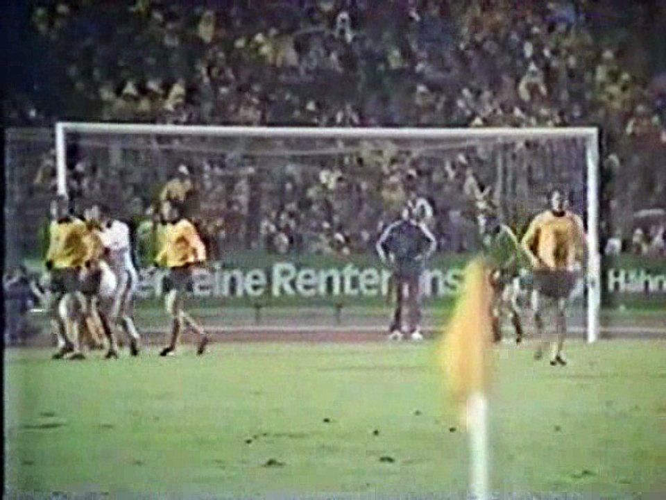 VfB Stuttgart v SG Dynamo Dresden 7 NOV 1979 UEFA Cup 1979/80