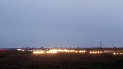 Un avion casse son train d’atterrissage à l'arrivée