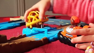 Paw Patrol 2017 Lighthouse Rescue surprise toy play set Skye Zuma characters