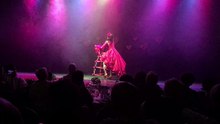 Délices Burlesques à Charleroi: chorégraphie sur Loïc Nottet