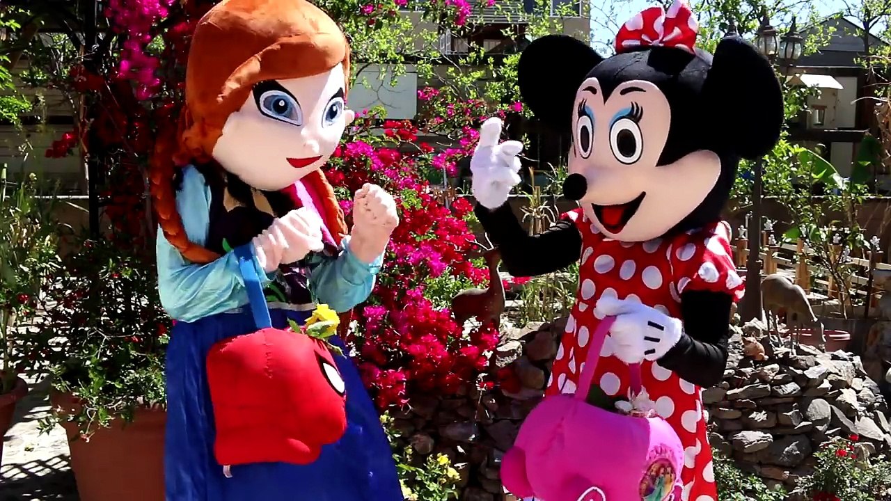 ANNA & MINNIE MOUSE Eat Giant Poison Lollipop w/ Venom & Spiderman - Superhero Movie in Real Life