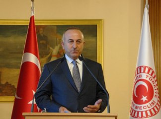 Yunan Bakana Sert Cevap: O Şımarık Çocuk...