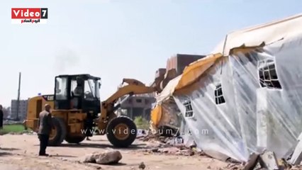 بالفيديو..إزالة كافيه شهير أمام جامعة المنصورة فى الدقهلية