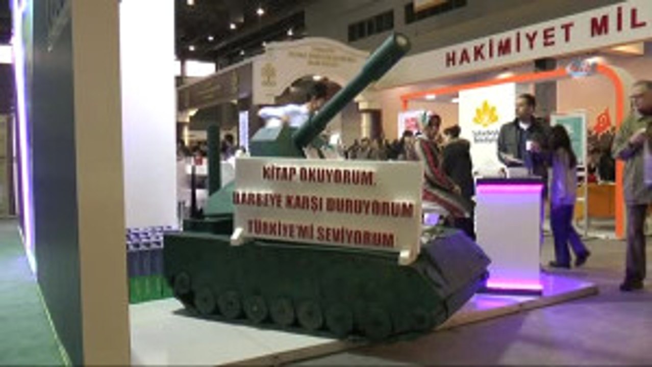 Arnavutköy Belediyesi Tankın Üzerine Kitapları Serdi- Arnavutköy Belediyesi Cnr Kitap Fuarında...