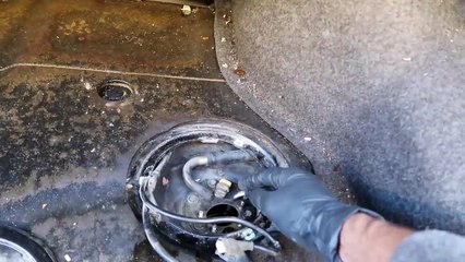DIY BMW E24 635csi Fuel Pump Rep xdewr