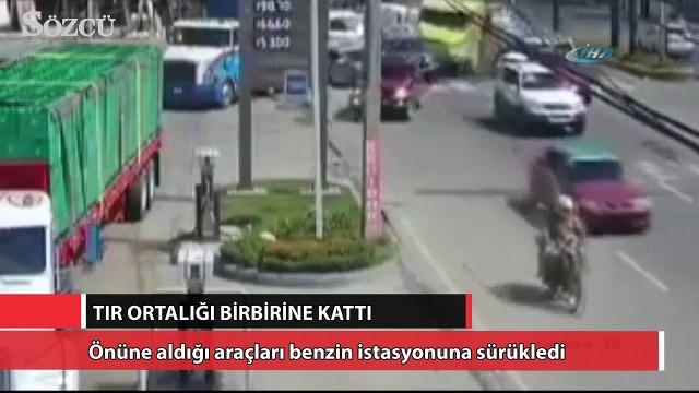 Kontrolden çıkan tır ortalığı birbirine kattı