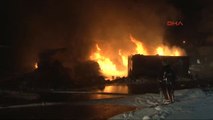 Sultangazi Ambalaj Atığı Aktarma Tesilerinde Yangın Çıktı