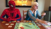 Spiderman y la Reina Elsa de la Cara de Intercambio Broma Divertida de Superhéroes de los Niños En la Vida Real En 4K