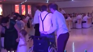 He was paralysed but now he's dancing at his sister's wedding ❤️️