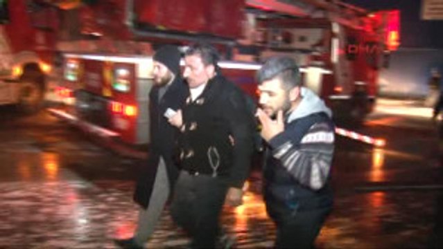 Sultangazi Ambalaj Atığı Aktarma Tesilerinde Yangın Çıktı