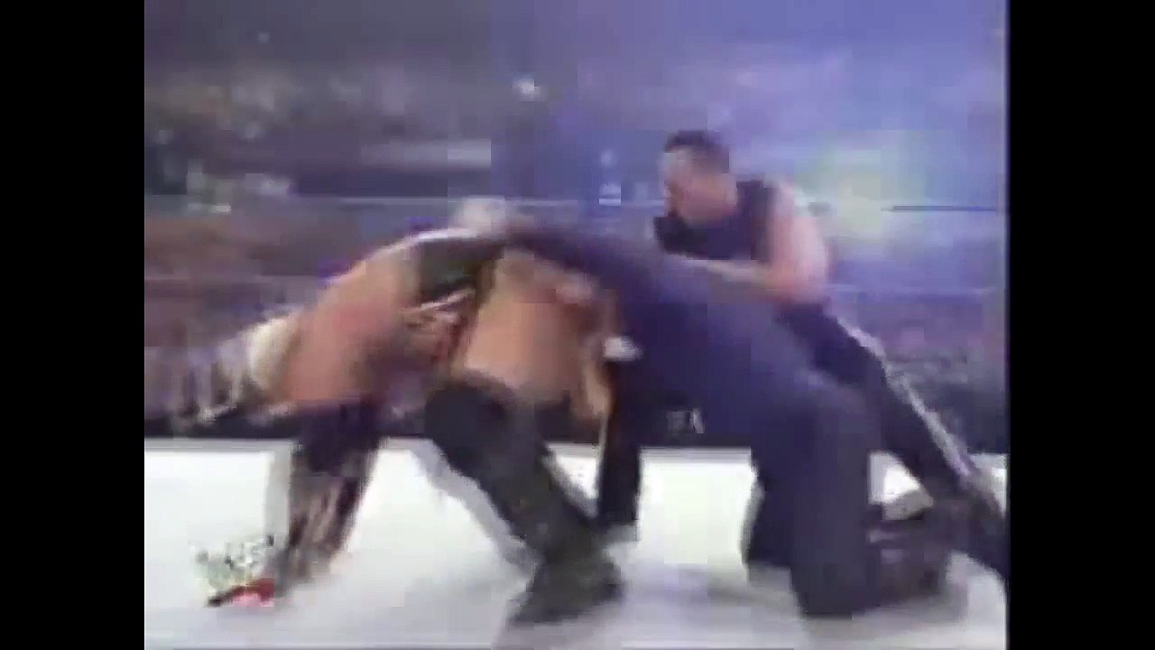 WWE Top 4 Dangerous Kiss Moments 2017