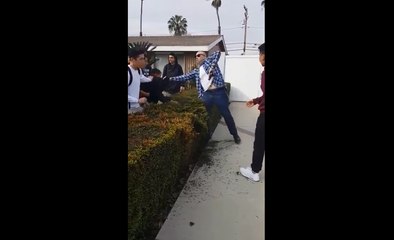 Un policiers hors-service force un enfant de 13 ans sur sa propriété, lui tire dessus.