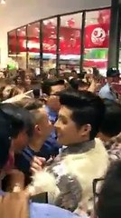 Noo Phước Thịnh vất vả "phá" vòng vây của hàng trăm người hâm mộ