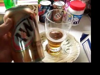Making an Cream Soda Float