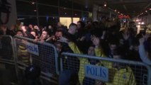 Taraftar Fenerbahçe'yi Sert Protesto Ile Karşıladı