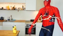 Pokemon Go vs Spiderman en la vida real PIKACHU superhéroes en la vida real, juego de batalla de los niños fro