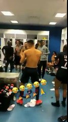 OM - PSG - La joie des parisiens au vestiaire