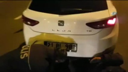 Durdurulan Otomobillerden Esrar Çıktı