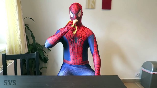 SPIDERMAN vs ASEO CACA Y PEDOS BROMA w/ Rosa Spidergirl y Congelado Elsa vs Joker Poo Sup