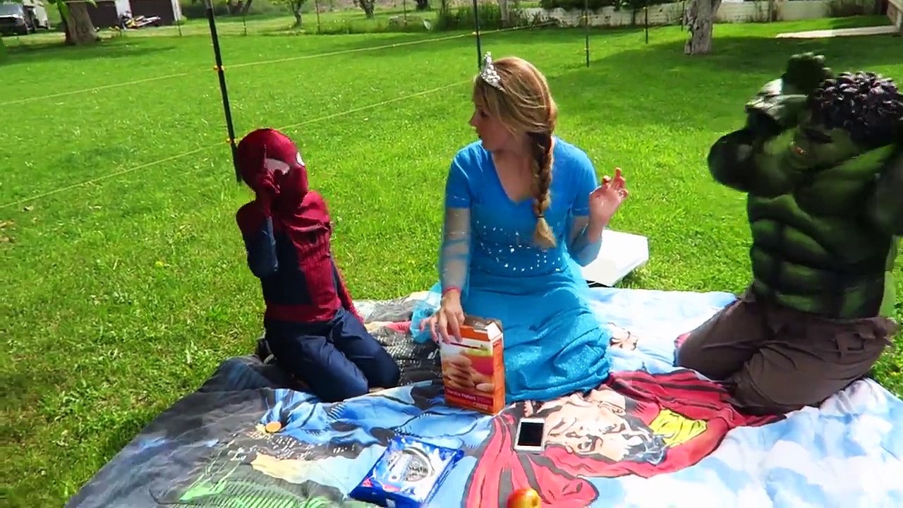 UGLY FROZEN ELSA Loses Her Hair w/ Spiderman vs Joker, Pink Mermaid Spidergirl Superhero FUNNY VIDEO