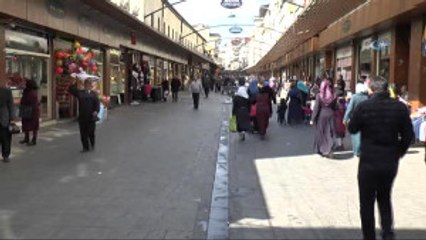 Sıcak Havalarla Birlikte Vatandaşlar, Parklarda Güneşin Tadını Çıkardı