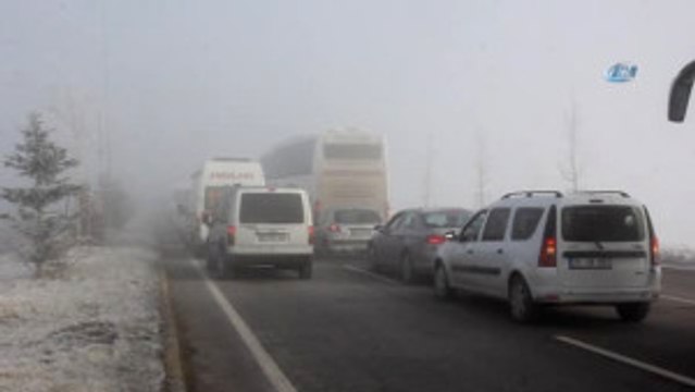 Erzurum'da Sis Kazaya Neden Oldu, 15 Araç Birbirine Girdi