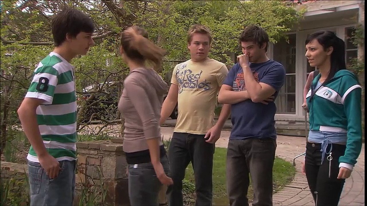 Zeke and Taylah scenes ep 5386