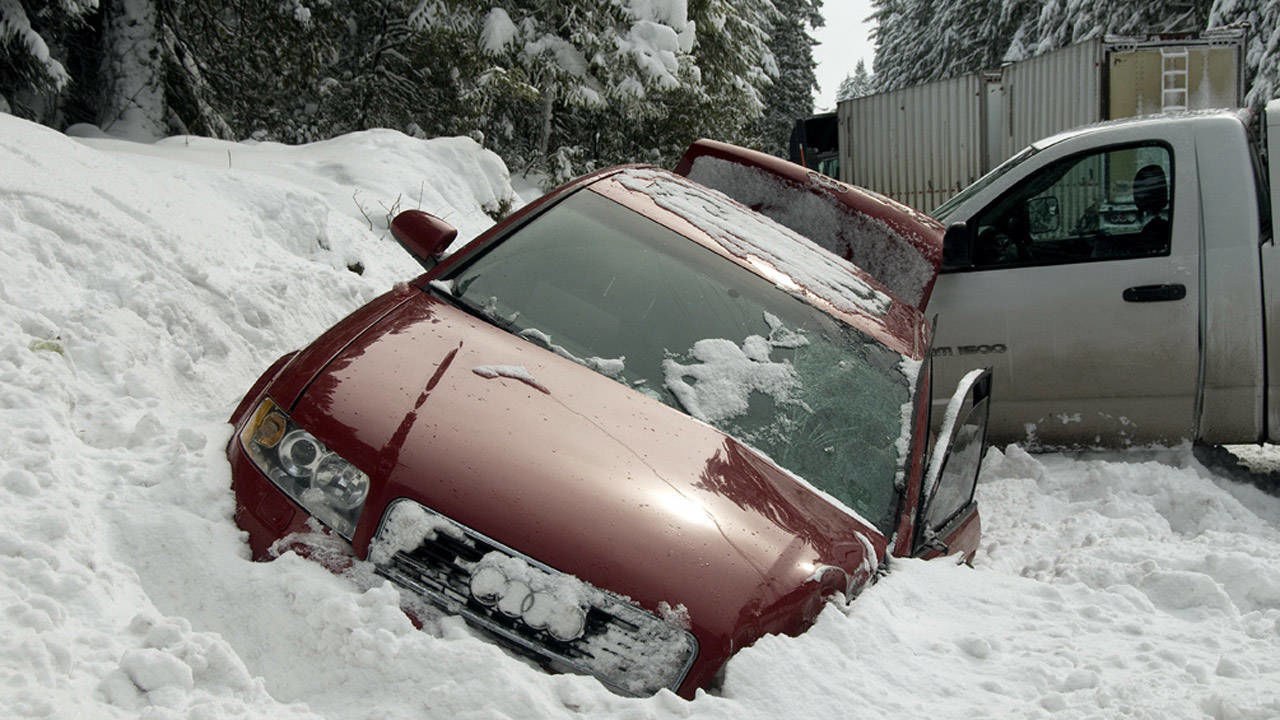Ultimate IDIOT Winter FUNNY DRIVERS 2017 - Funny Type