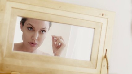 Guerlain : 'Notes of a Woman' avec Angelina Jolie