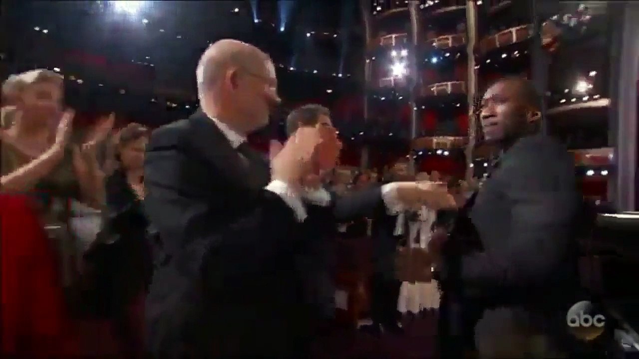 Mahershala Ali fait un discours très émouvant aux Oscar 2017