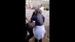 Une supportrice qui porte un maillot du PSG se fait agresser par des supporters marseillais