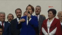 Gittiğim Her Yerde Ampul Patlıyor Diyen Meral Akşener, Toplantıya Elinde Fenerle Geldi