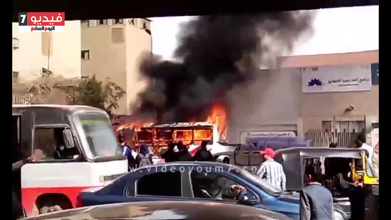 قارئ يشارك "صحافة المواطن" بفيديو لتفحم سيارة فى شبرا الخيمة