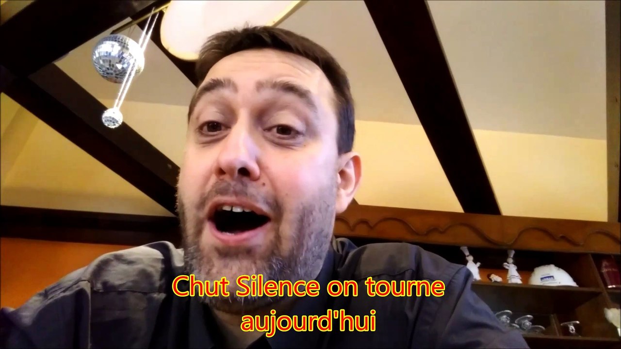 Le Professeur Djack client de Resto Alsacien et la serveuse