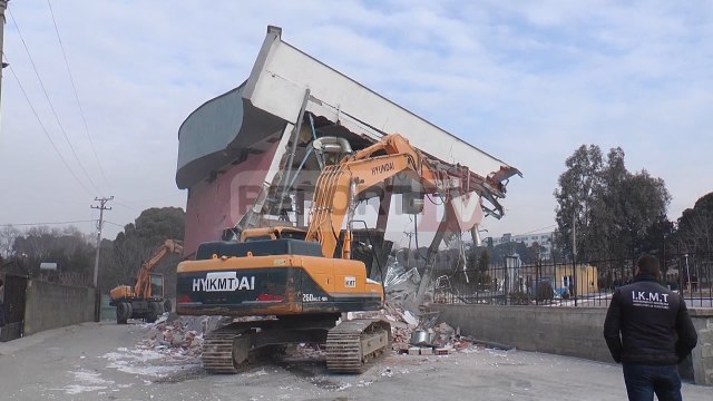 Report TV - Ndërtimet pa leje, IKMT rifillon aksionin te Universiteti Bujqësor