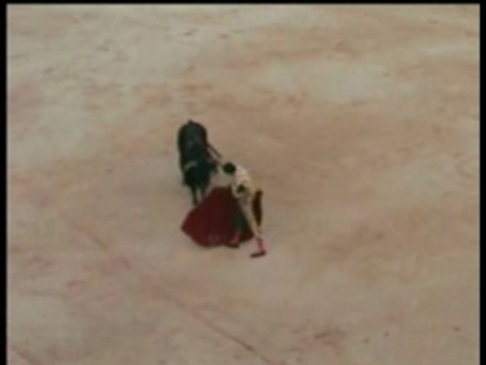 Jose Tomas Nîmes 16 septembre 2007 2ième Toro