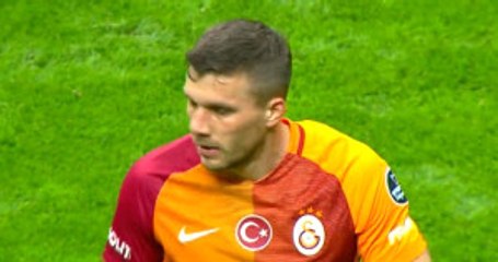 Lukas Podolski, Beşiktaş Maçına 3 Yıldızlı Formayla Çıktı