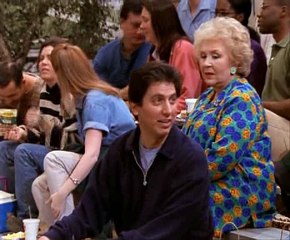 Szeretünk Raymond!  S02 20 Az Uzsonna