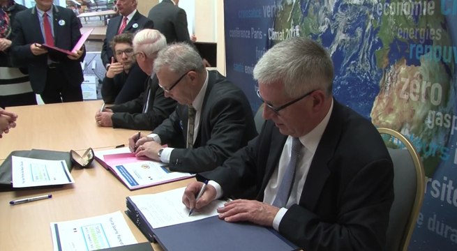 Ségolène Royal signe de nouvelles conventions avec les territoires à énergie positive pour la croissance verte